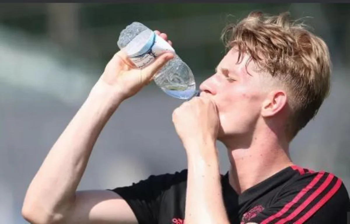 Mançester Yunaytedin futbolçusu xərçəng xəstəliyindən sağalıb