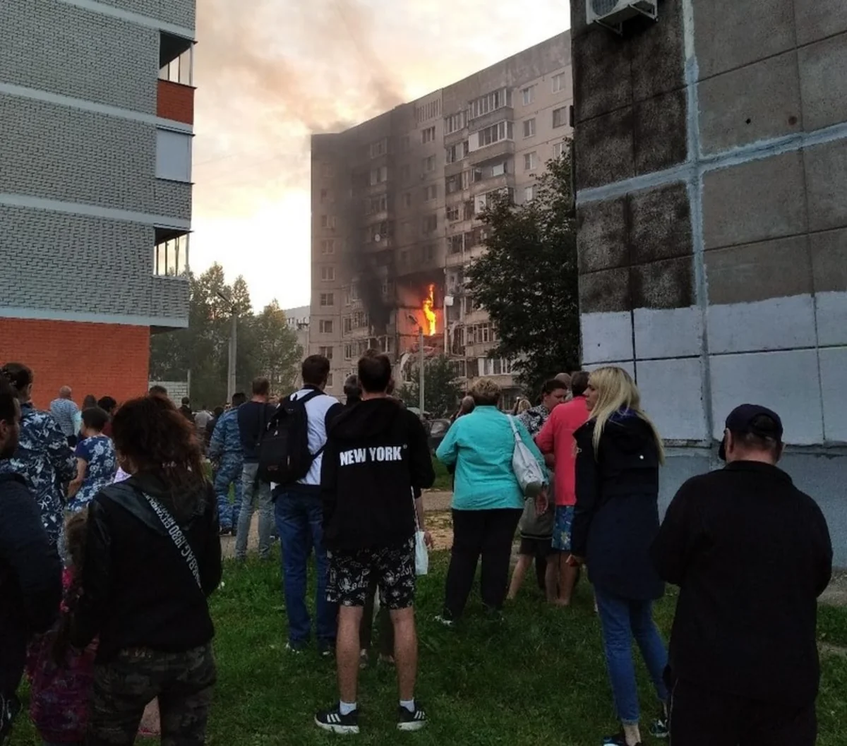 В Ярославле в многоэтажном доме произошел взрыв, есть погибший