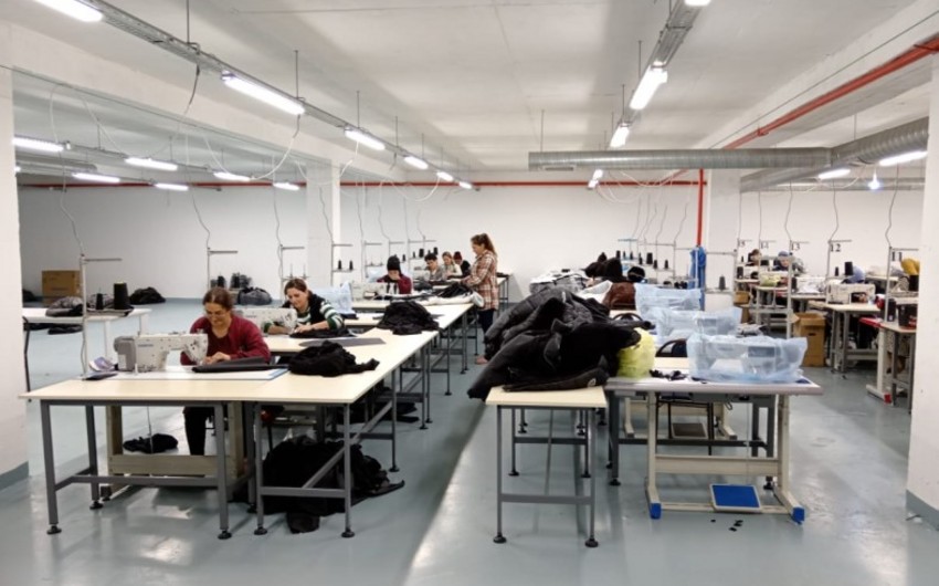 Biləsuvarda tikiş fabriki fəaliyyətə başlayıb