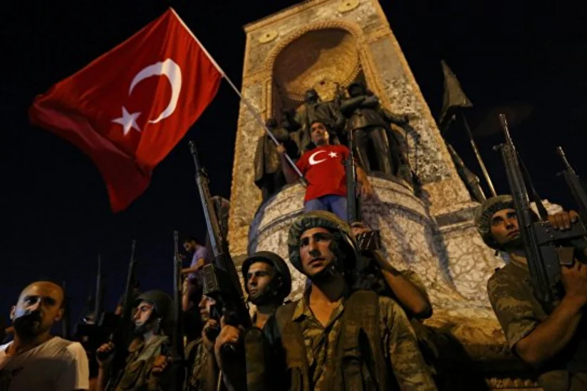 Türkiyədə xüsusi əməliyyatlar keçirilir, 34 general tutulub - YENİLƏNİB - SİYAHI