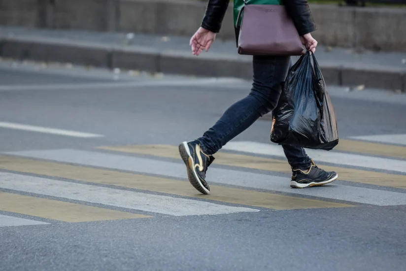 Bakıda avtomobil 19 yaşlı gənc qızı vurdu