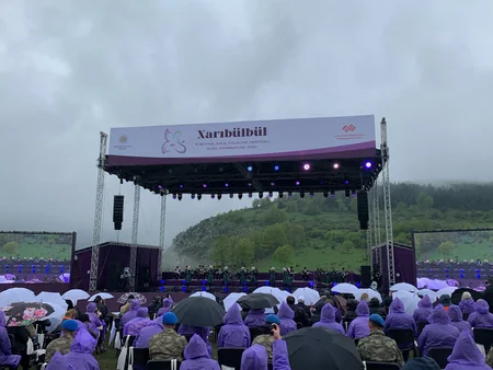 İlham Əliyev və Mehriban Əliyeva Şuşada Beynəlxalq Folklor Festivalının açılışında iştirak ediblər - YENİLƏNİB