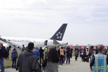 Fire engine cause emergency landing Turkish Airlines' plane - VIDEO