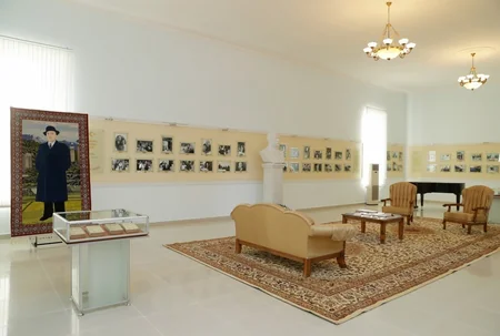 Azərbaycanın Birinci vitse-prezidenti Gəncədə Mir Cəlal Paşayevin ev-muzeyində olub