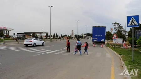 Bakı-Quba yolunda yeni yerüstü piyada keçidi tikilir