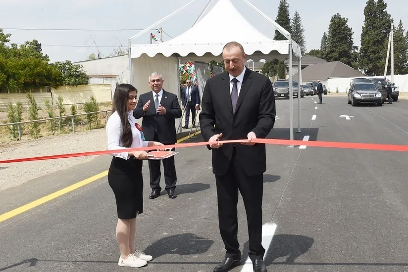 Prezident İlham Əliyev Goranboyda yol açılışında iştirak edib