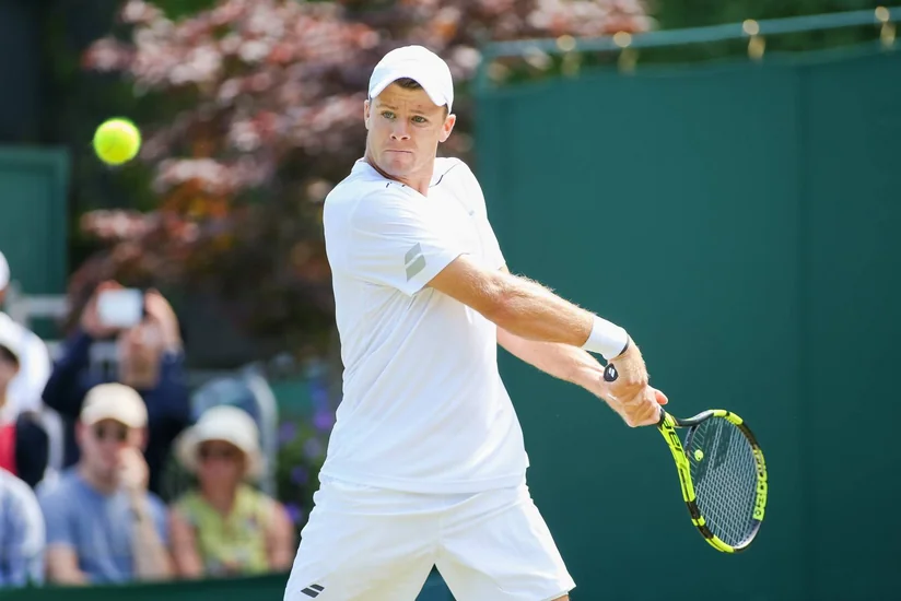 Maska ilə müsahibə vermək istəməyən tennisçi cərimələndi