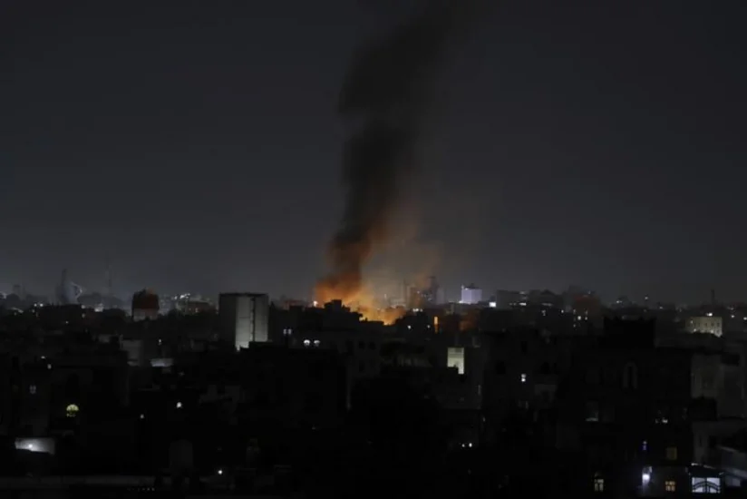 KİV: ABŞ Yəməndə husilərin silah anbarlarına zərbələr endirib