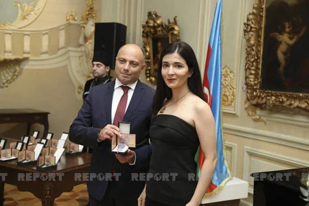 Flora Kərimova, Xuraman Qasımova və digər incəsənət xadimlərinə Prezident təltifləri təqdim olunub