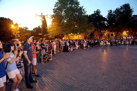 Silahlı Qüvvələrin 100 illik yubileyi münasibətilə hərbi mahnılardan ibarət konsert keçirilib