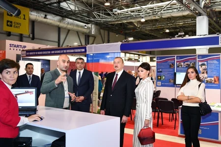 Prezident İlham Əliyev “Bakutel-2019” sərgisi ilə tanış olub - YENİLƏNİB