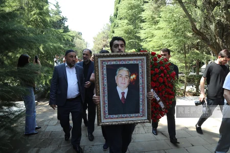 Xalq artisti Arif Babayev I Fəxri xiyabanda dəfn olunub - YENİLƏNİB-2 - VİDEO