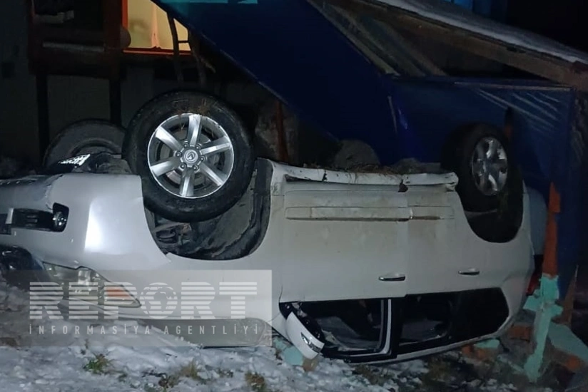 Qubada sürücü törətdiyi qəzada ölüb, daha üç nəfər yaralanıb