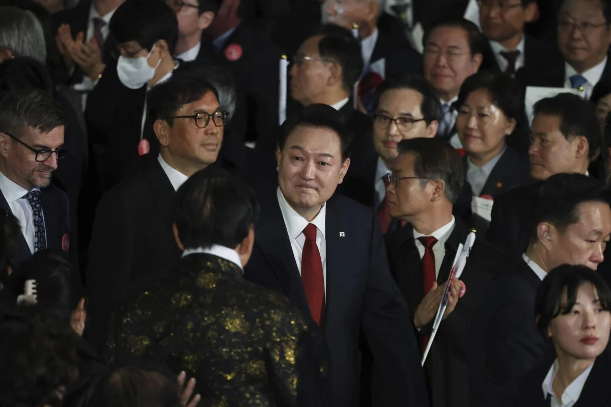 Impeached S. Korean President Yoon arrives at court for arrest warrant hearing