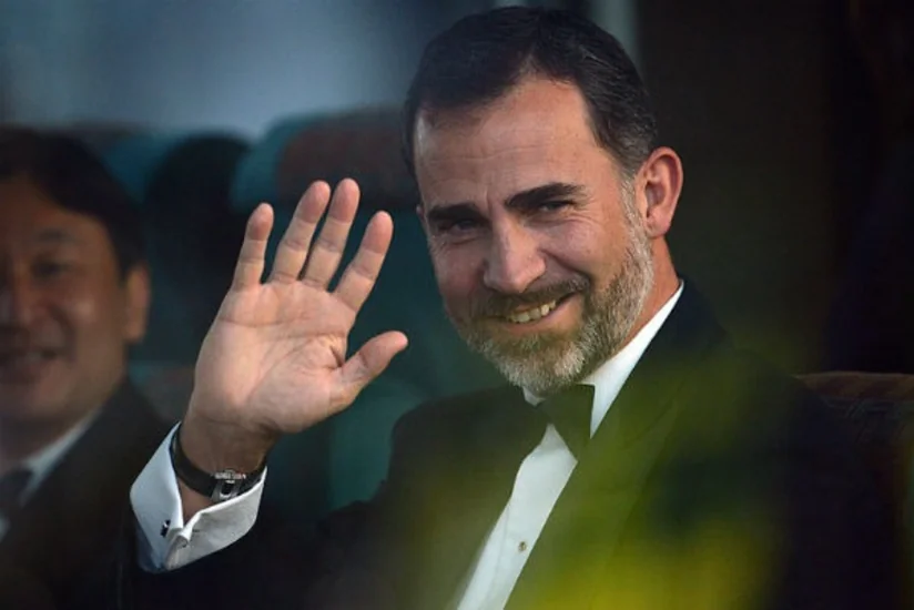 ​İspaniya kralı parlamenti buraxıb