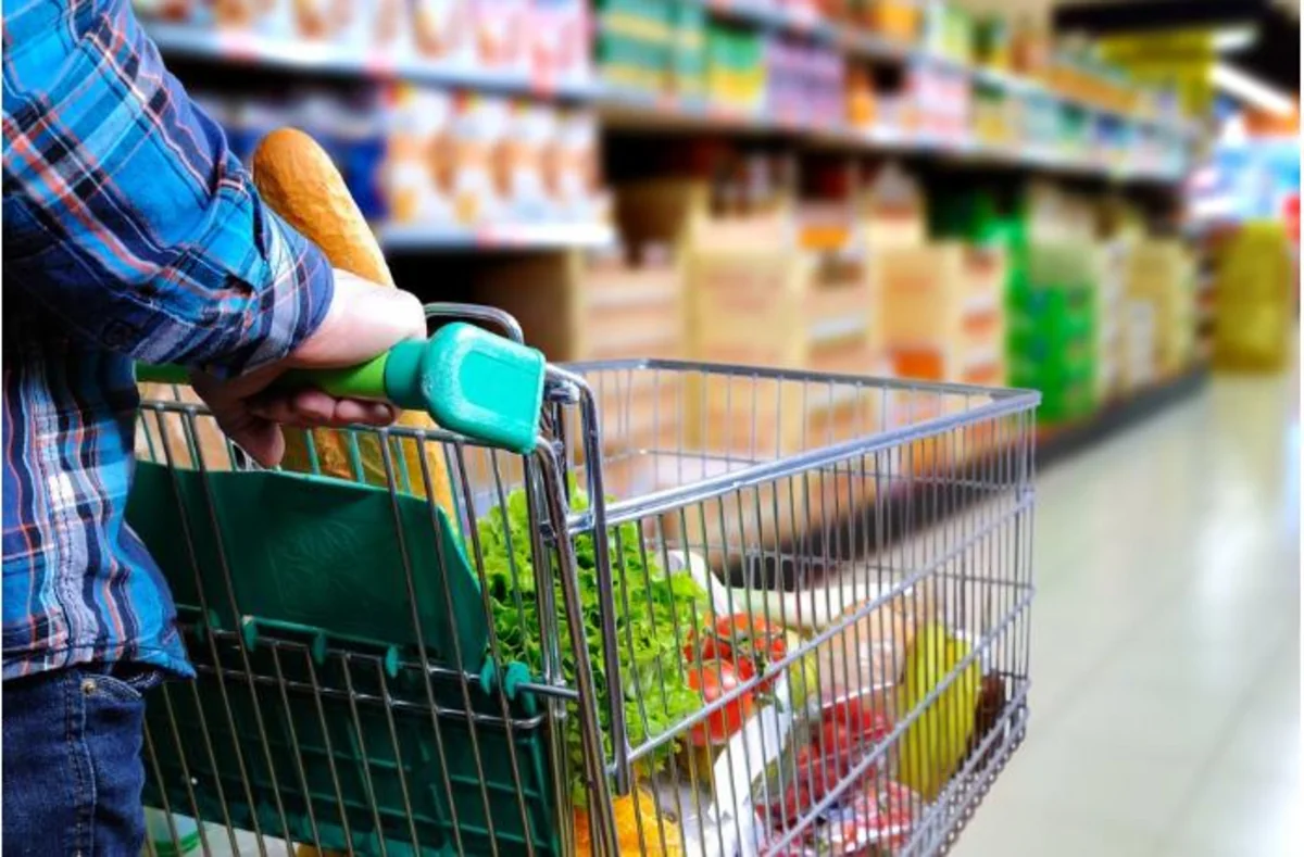 “Araz Supermarket” məhsulu üzərində göstərilən qiymətdən baha satdığına görə cərimələnib
