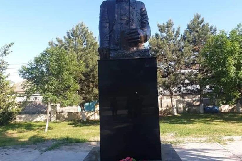 Gürcüstanda Nəriman Nərimanovun abidəsi bərpa olundu - FOTO