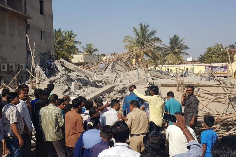Hindistanda bina uçub, xeyli adam dağıntılar altında qalıb - FOTO