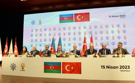 Azərbaycan və Türkiyənin hakim partiyaları əməkdaşlığı müzakirə ediblər