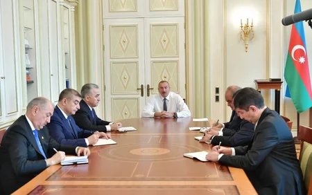 Президент Ильхам Алиев принял глав исполнительной власти городов Ширвана, Зардаба, Сураханского, Ясамальского, Хатаинского районов Баку - ОБНОВЛЕНО
