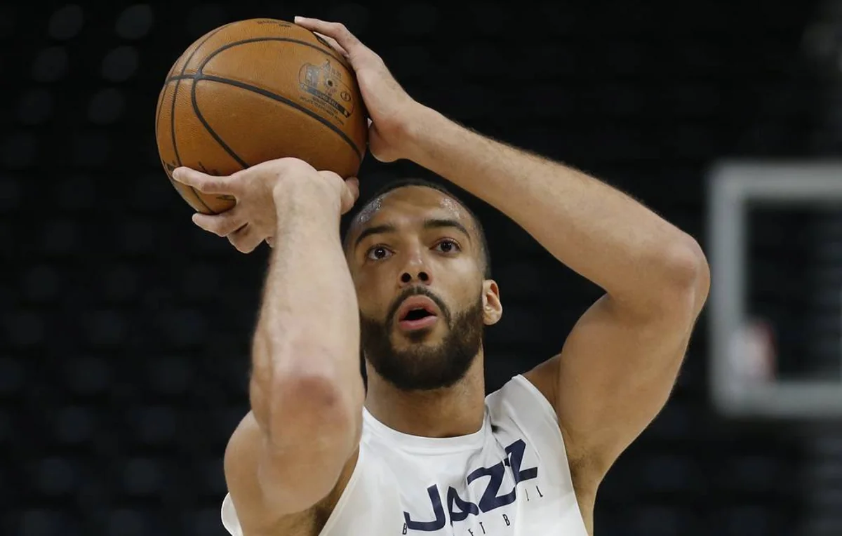 Basketbolçu koronavirusa yoluxduqdan sonra ölümlə hədələndi