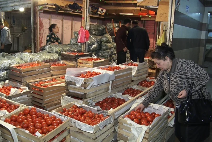 Vosmoyun axşam bazarı - qiymətlər ucuz, alıcılar az - VİDEOREPORTAJ