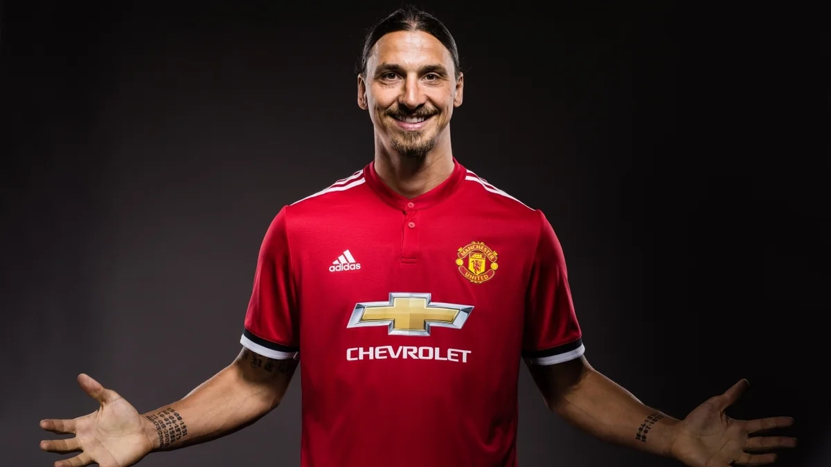 Zlatan İbrahimoviç “Mançester Yunayted”lə yeni müqavilə bağlayıb
