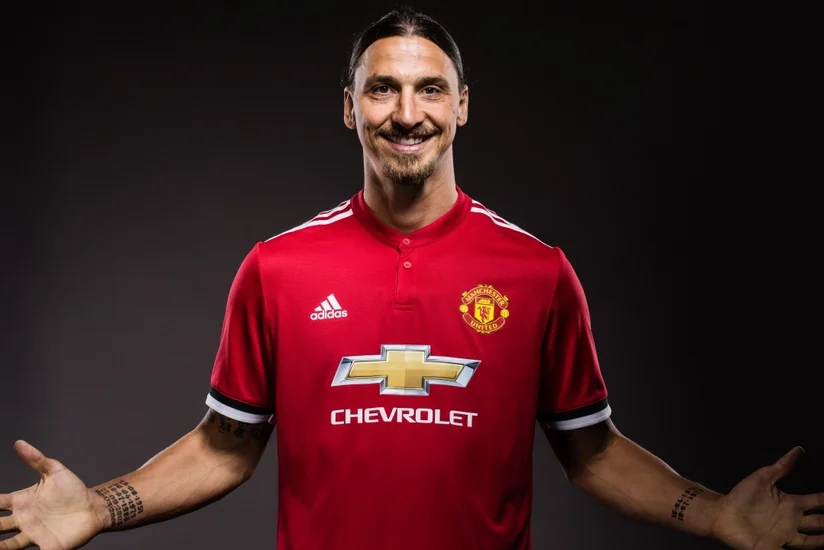 Zlatan İbrahimoviç “Mançester Yunayted”lə yeni müqavilə bağlayıb