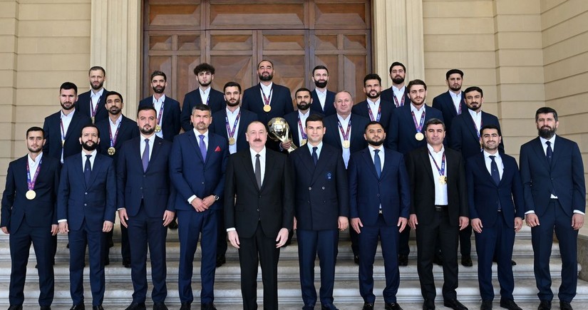 İlham Əliyev minifutbol üzrə dünya çempionatının qalibi olan Azərbaycan milli komandasının üzvlərini qəbul edib