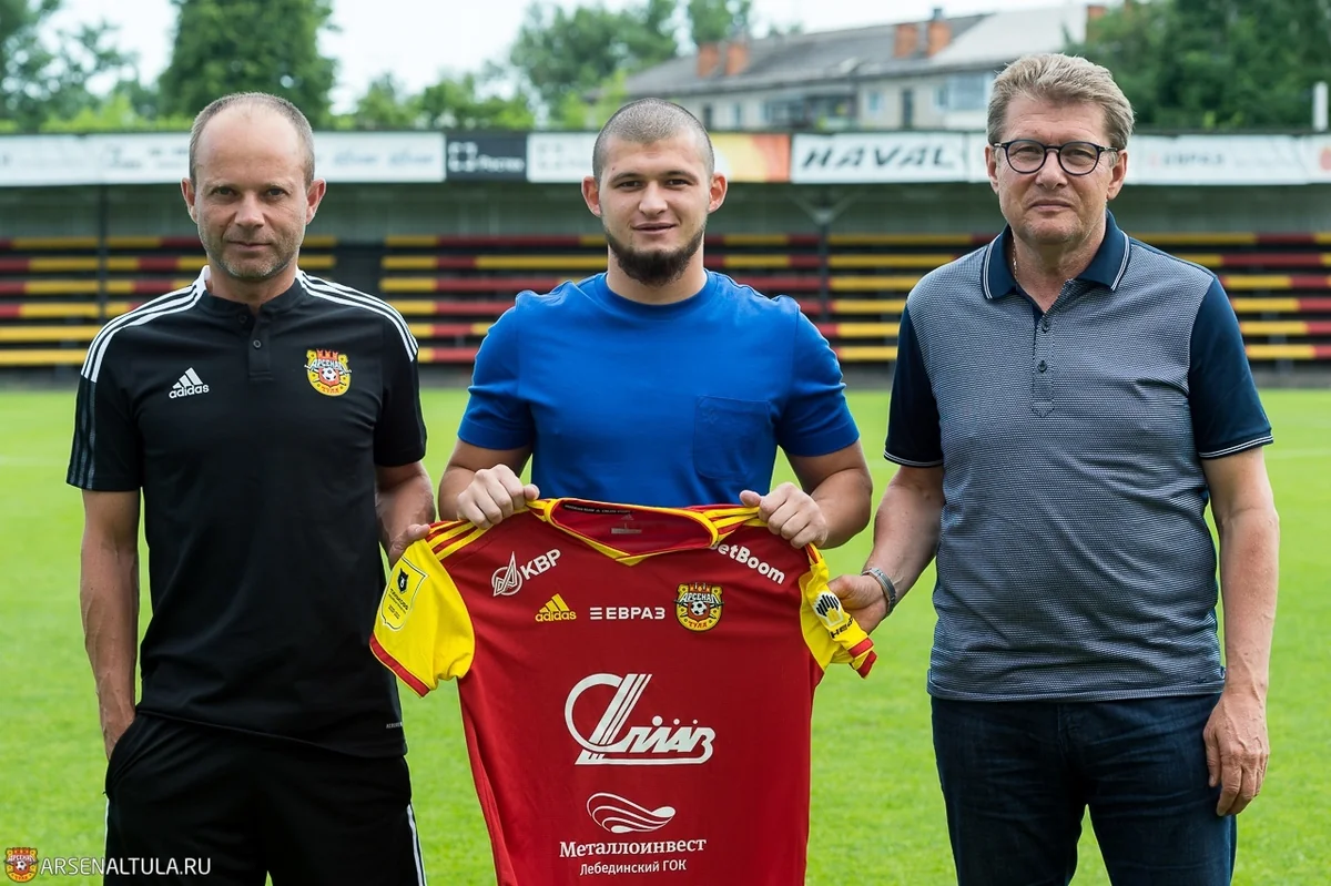 Azərbaycanlı futbolçu Arsenala keçdi