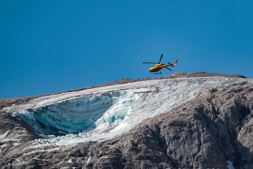 At least 6 killed in avalanche in French Alps