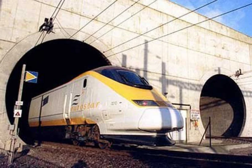 Eurostar приостановила движение поездов между Британией и Францией