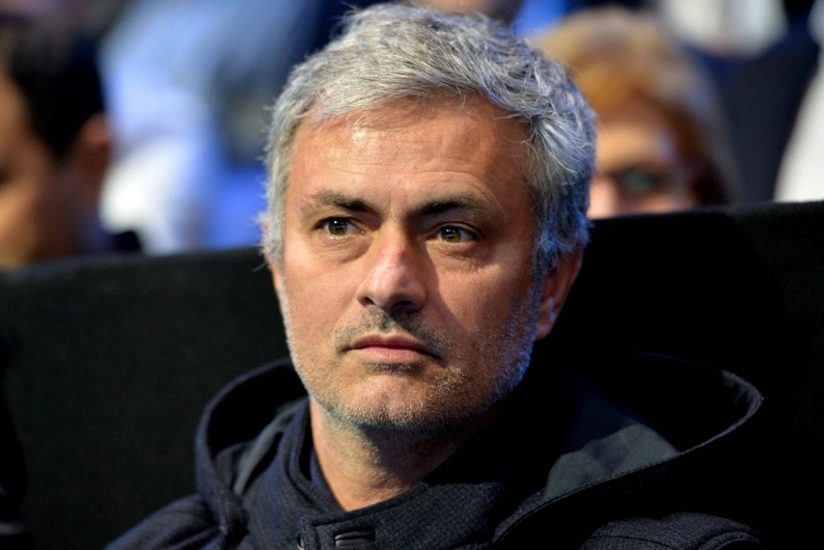 Mourinyo derbinin baş hakimini tənqid etdi