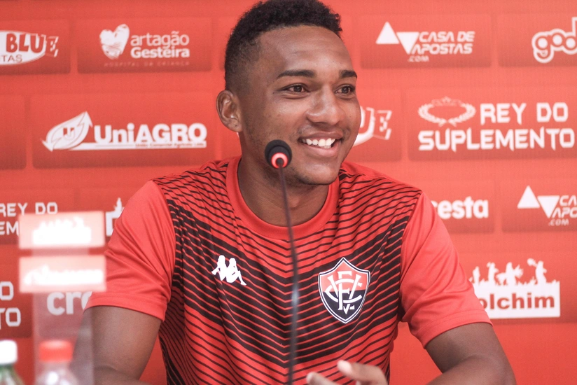 Braziliya millisinin sabiq futbolçusu Azərbaycan klubuna keçə bilər