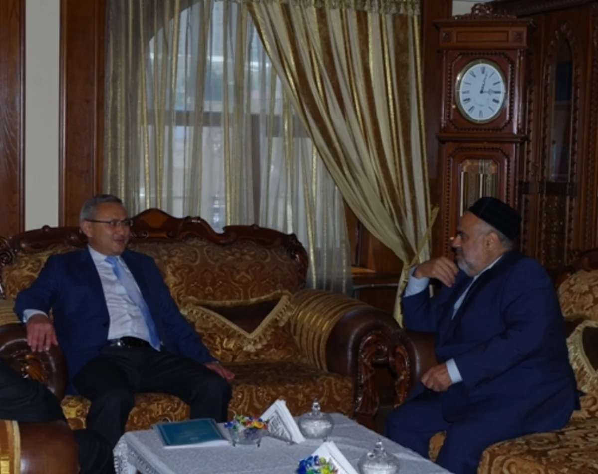 Allahşükür Paşazadə Qazaxıstanın Azərbaycandakı səfiri ilə görüşüb