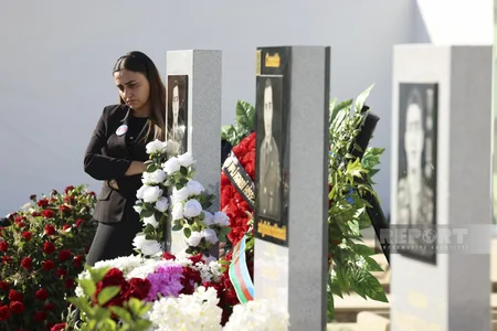 İkinci Fəxri xiyabanda Vətən müharibəsinin ildönümü ilə əlaqədar anım mərasimi başlayıb -YENİLƏNİB