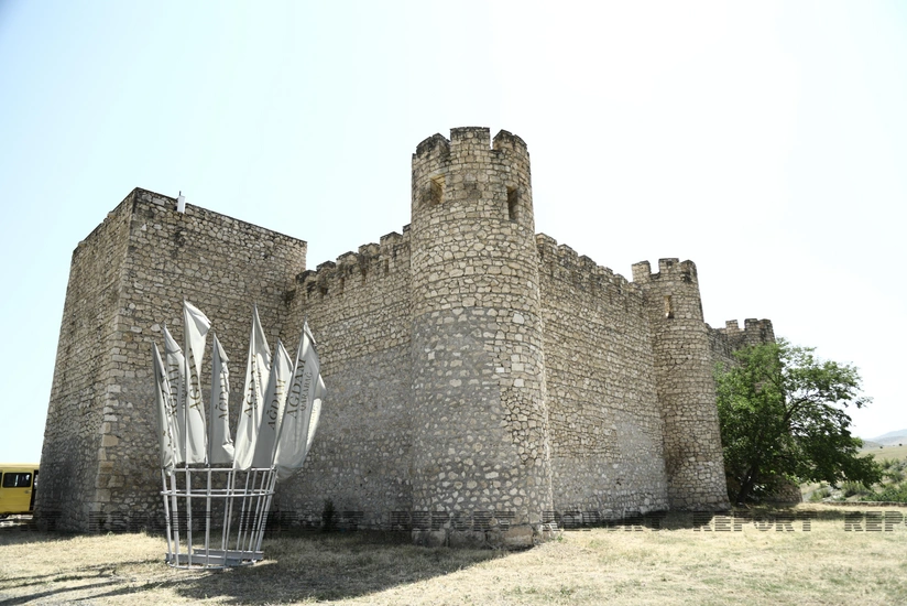 Jurnalistlər Şahbulaq qalasında olub