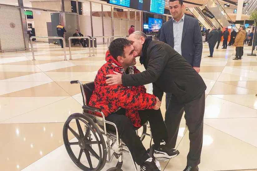 Müalicə üçün Türkiyəyə göndərilən daha bir qazimiz Vətənə qayıdıb