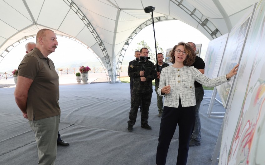 Prezident İlham Əliyevə Laçın şəhərinin Baş planı təqdim olunub