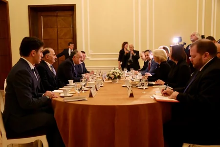 Elmar Məmmədyarov Latviya Seyminin sədri ilə görüşüb