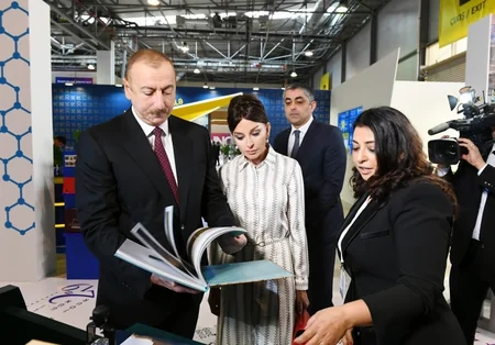Prezident İlham Əliyev “Bakutel-2019” sərgisi ilə tanış olub - YENİLƏNİB
