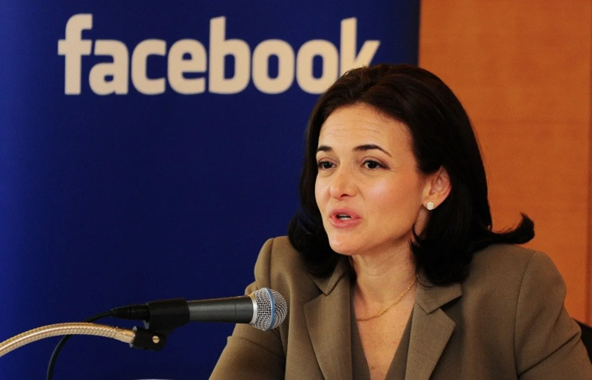Руководство Facebook извинилось перед пользователями за психологический эксперимент