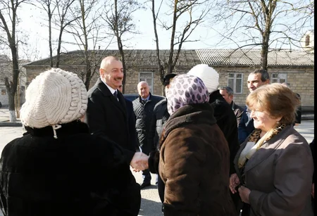 Prezident İlham Əliyev zəlzələ bölgəsinə gedib - FOTOLAR - YENİLƏNİB