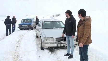 Cəlilabadda ev qarın ağırlığına tab gətirməyərək uçub - FOTO