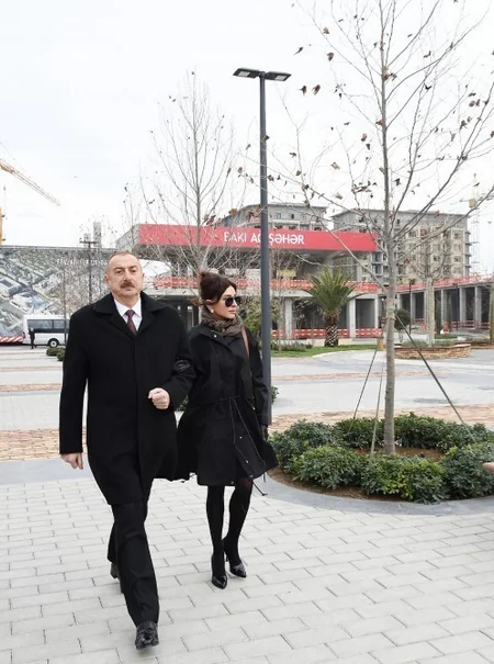 Prezident İlham Əliyev “Bakı Ağ Şəhər”də görülən və görüləcək işlərlə tanış olub