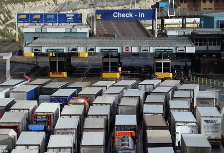 London sakinləri paytaxtı kütləvi tərk edirlər