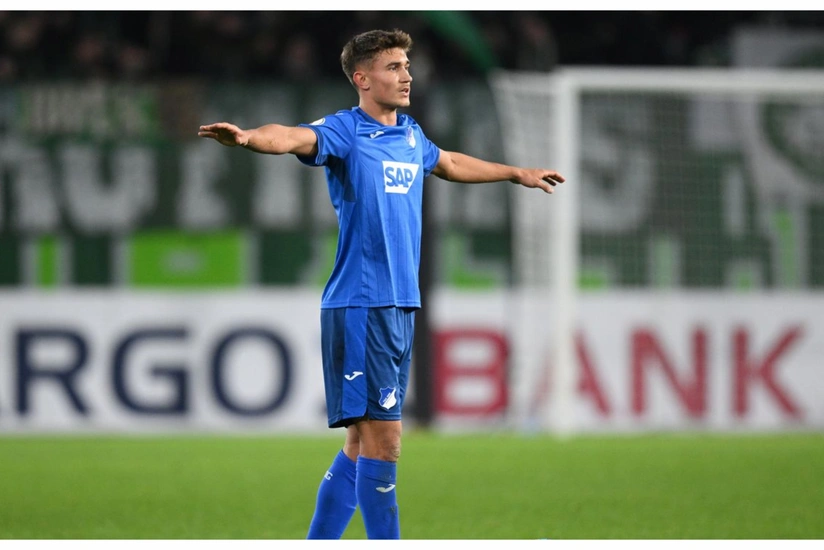 Bavariya 19 yaşlı futbolçu ilə müqavilə bağlayıb