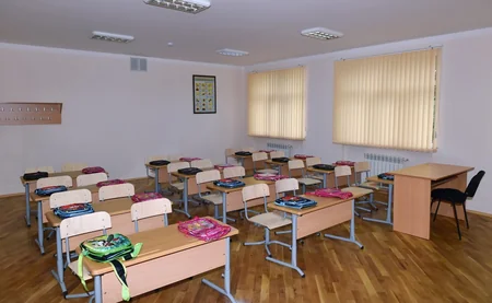 Azərbaycan Prezidenti Bakı Peşə Liseyində həyata keçirilən təmir işlərindən sonrakı vəziyyətlə tanış olub