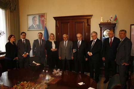 ​SOCAR-da Xəzər Strateji Ararşdırmalar İnstitutunun nümayəndələri ilə görüş olub