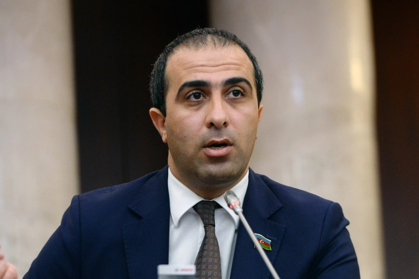 Deputat qəbul keçirən zaman işıqlar söndü